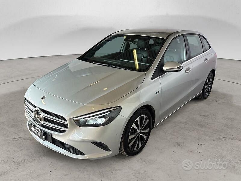 Usata Mercedes B250e 2021 Grigio Monovolume