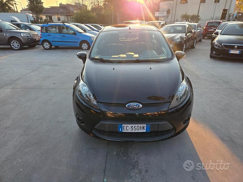 Usata Ford Fiesta Titanium 68 CV (50 kW) 2010 Nero Utilitaria