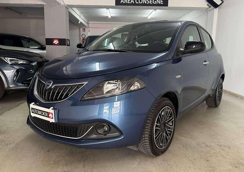 Blu Usata 2023 Lancia Ypsilon S Due volumi | 12.300 € (Buon prezzo) - Immagine 1/4