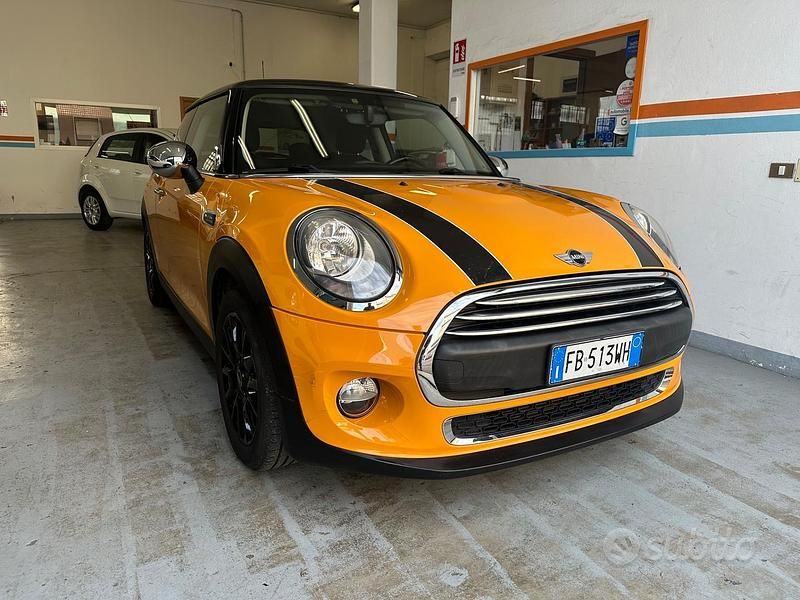 Usata Mini ONE 102 CV (75 kW) 2015 Arancione Utilitaria