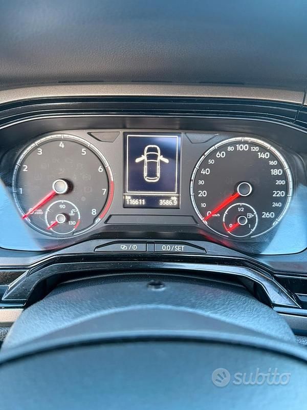 Usata VW Polo Comfortline 75 CV (55 kW) 2018 Blu Utilitaria