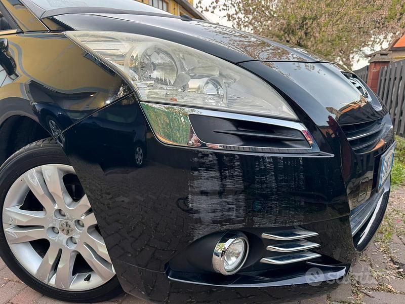 Usata Peugeot 5008 110 CV (80 kW) 2010 Nero Monovolume