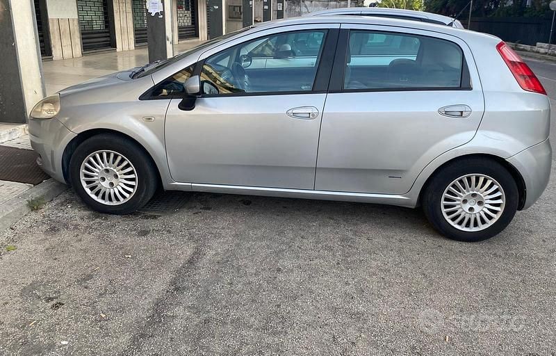 Usata Fiat Grande Punto 90 CV (66 kW) 2006 Grigio Utilitaria