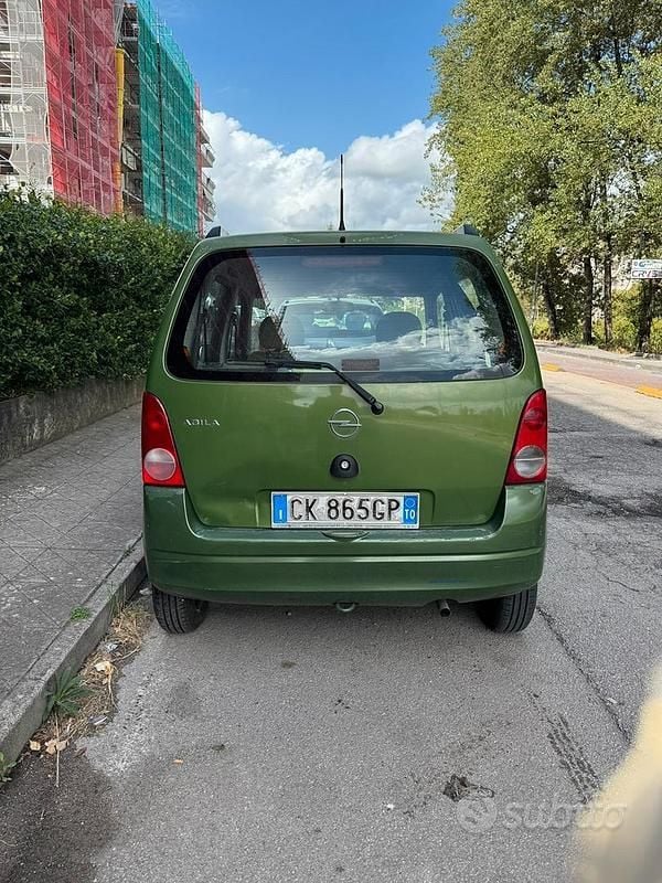 Usata Opel Agila 58 CV (42 kW) 2003 Verde Utilitaria