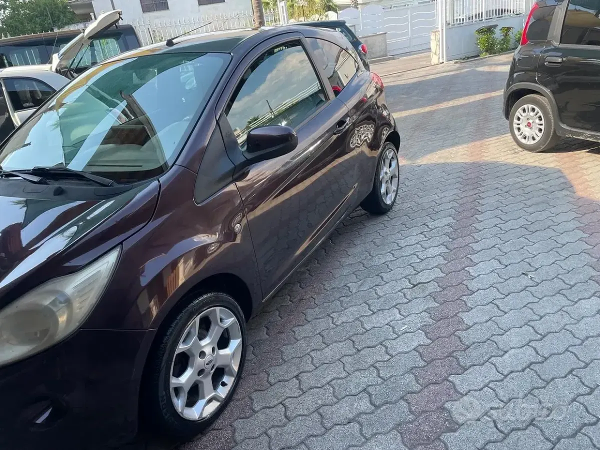 Usata Ford Ka Titanium 69 CV (50 kW) 2008 Viola Utilitaria
