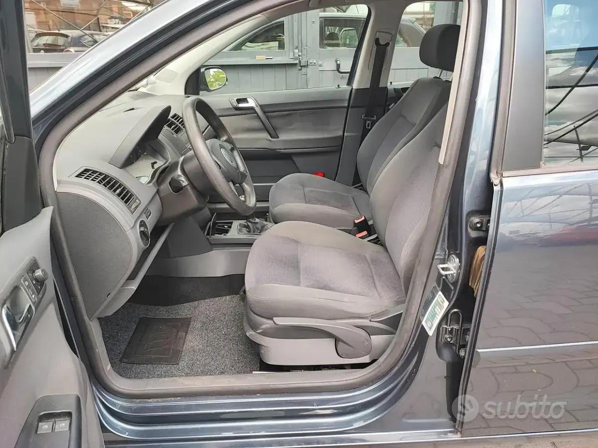 Usata VW Polo Comfortline 64 CV (47 kW) 2006 Grigio Utilitaria