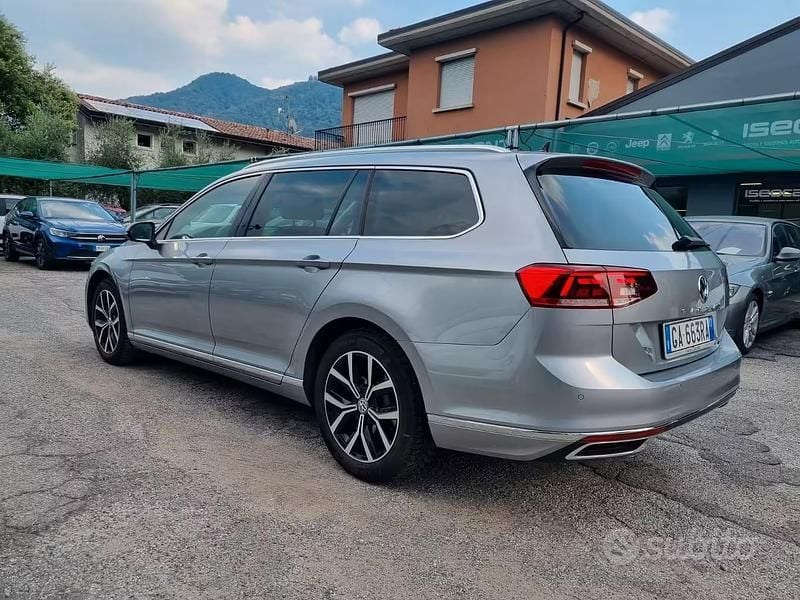 Usata VW Passat Business 190 CV (139 kW) 2020 Grigio Station wagon