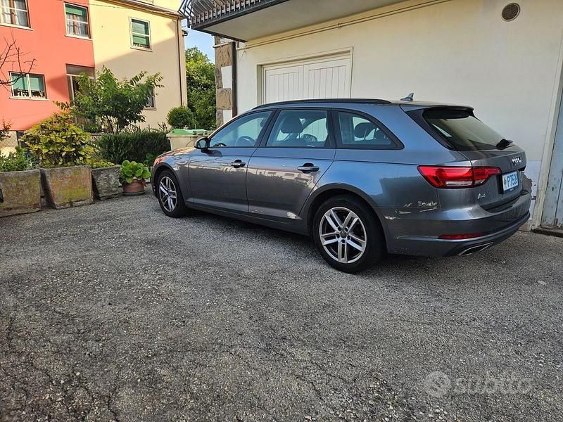 Usata Audi A4 150 CV (110 kW) 2019 Grigio Station wagon