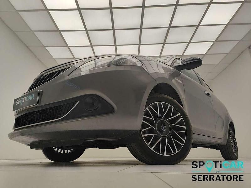 Usata Lancia Ypsilon S 70 CV (51 kW) 2024 Grigio Utilitaria