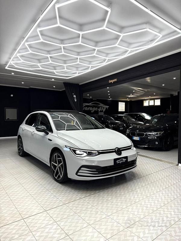 Usata VW Golf VII Style 150 CV (110 kW) 2021 Bianco Utilitaria