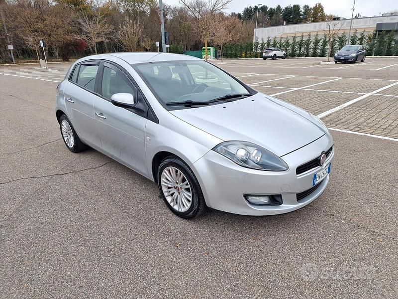 Usata Fiat Bravo 120 CV (88 kW) 2012 Grigio Utilitaria