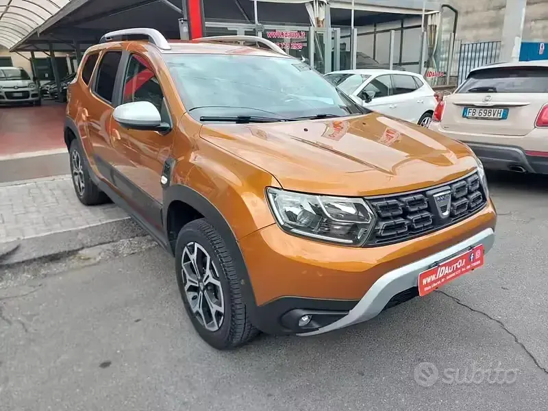 Usata Dacia Duster Prestige 109 CV (80 kW) 2018 Arancione SUV