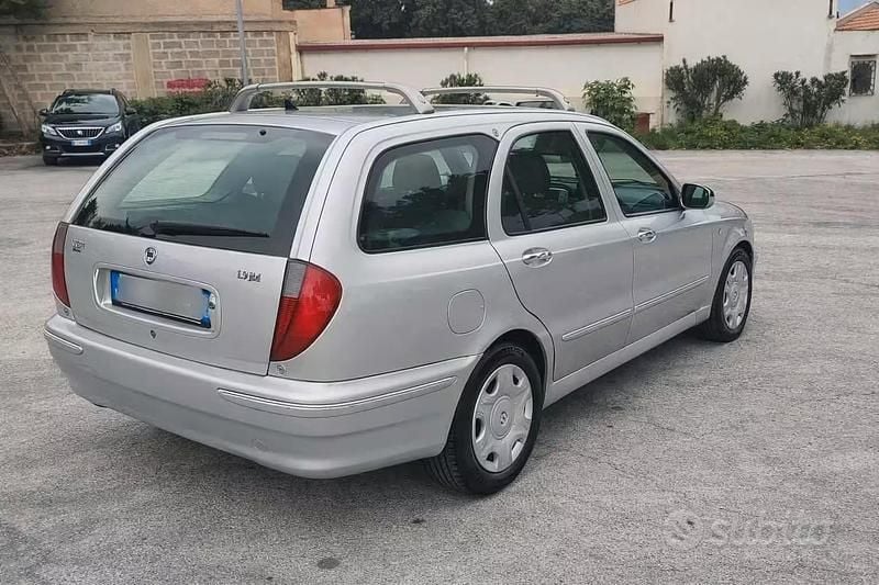 Usata Lancia Lybra 116 CV (85 kW) 2002 Grigio Station wagon