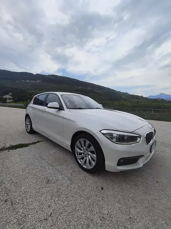 Usata BMW 118 Advantage 150 CV (110 kW) 2016 Utilitaria