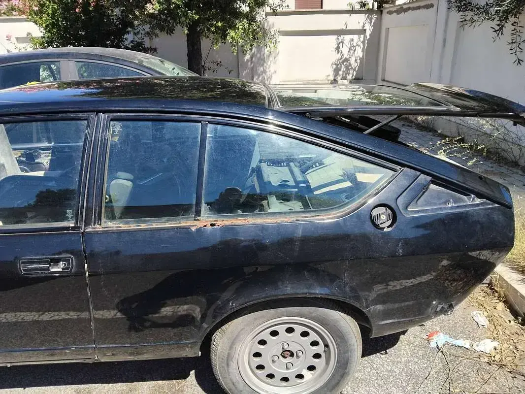 Usata Alfa Romeo GTV 129 CV (94 kW) 1981 Nero Coupé