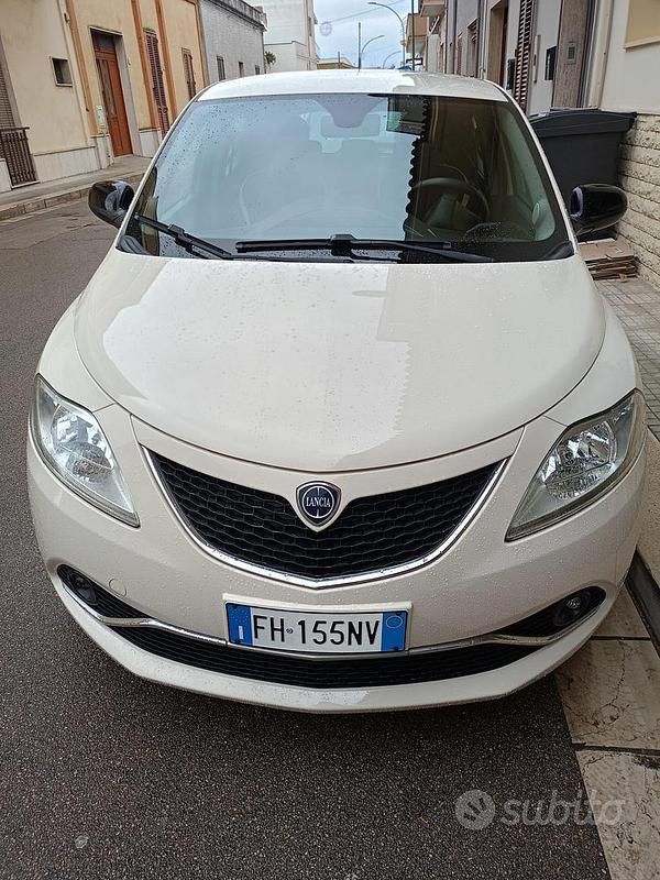Usata Lancia Ypsilon 69 CV (50 kW) 2017 Utilitaria