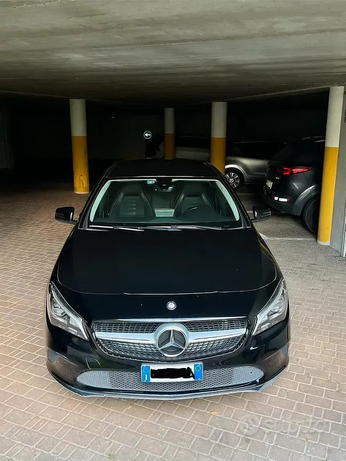 Usata Mercedes CLA180 109 CV (80 kW) 2017 Nero Coupé