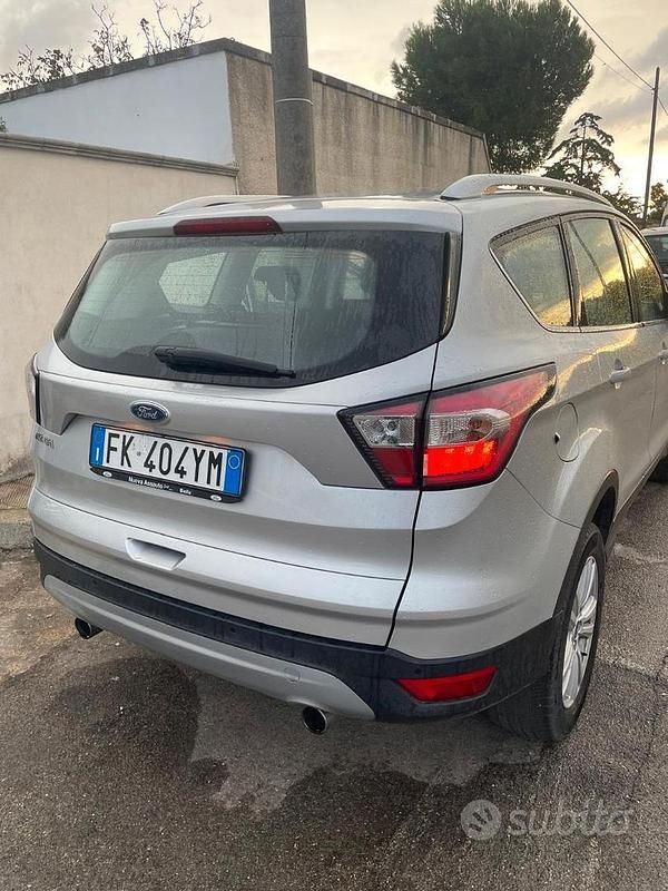 Usata Ford Kuga Business Edition 120 CV (88 kW) 2017 Grigio SUV