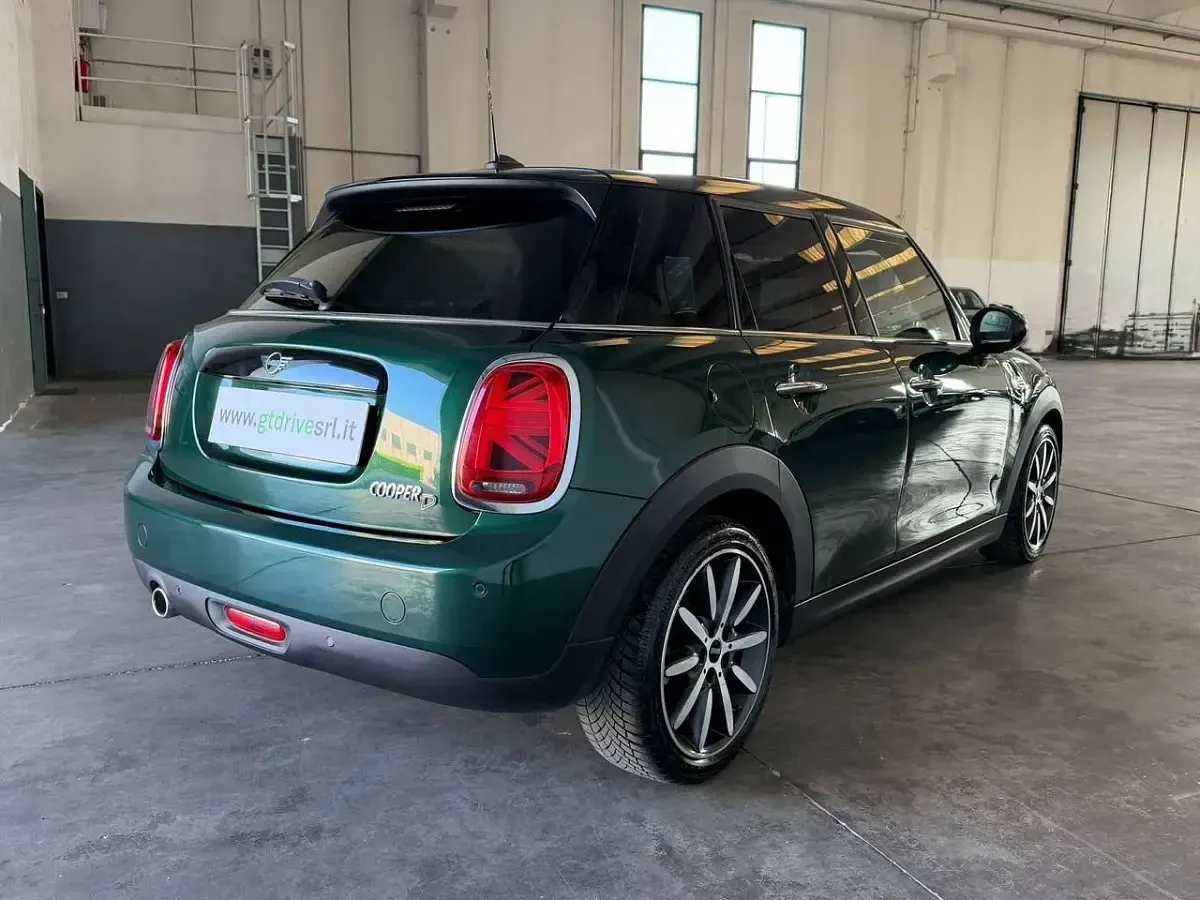 Usata Mini Cooper D Hype 116 CV (85 kW) 2018 Verde metallizzato Utilitaria