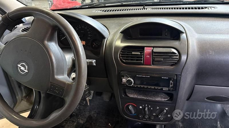 Usata Opel Corsa 2001 Grigio Utilitaria