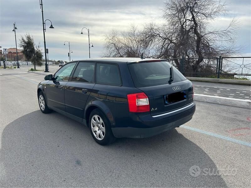 Usata Audi A4 130 CV (95 kW) 2001 Blu Station wagon