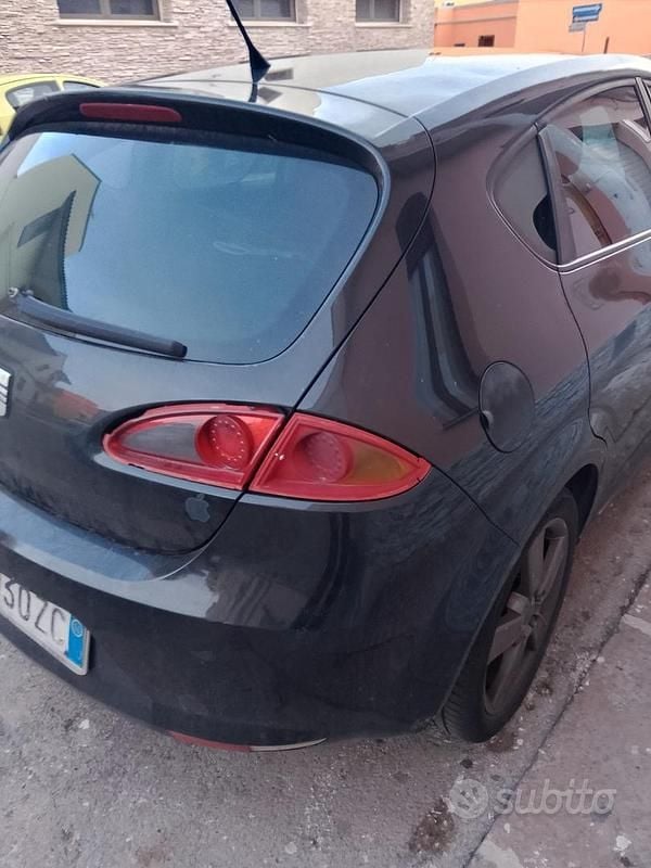 Usata Seat Leon 105 CV (77 kW) 2006 Berlina