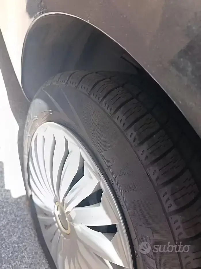 Usata Ford Ka 69 CV (50 kW) 2011 Nero Utilitaria