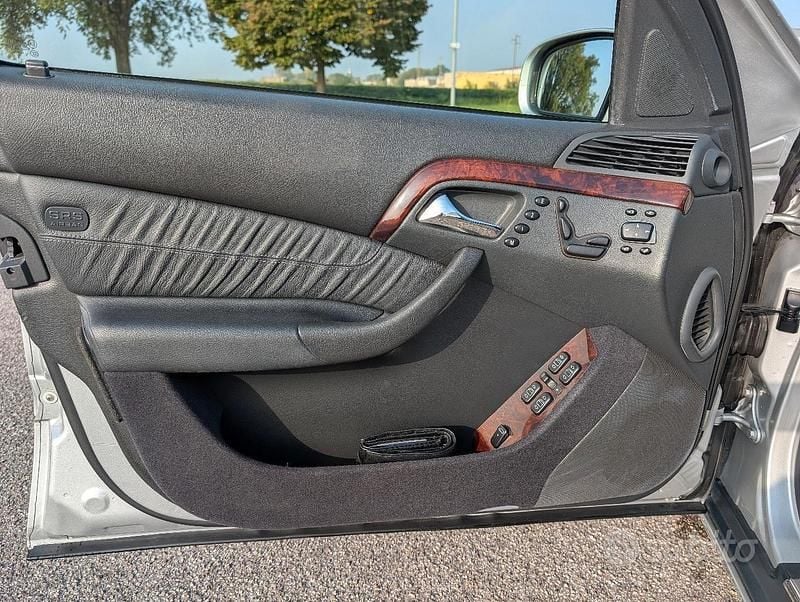 Usata Mercedes S320 224 CV (164 kW) 2000 Grigio Berlina