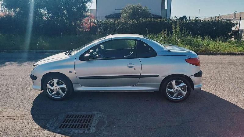 Usata Peugeot 206 CC 109 CV (80 kW) 2006 Cabrio