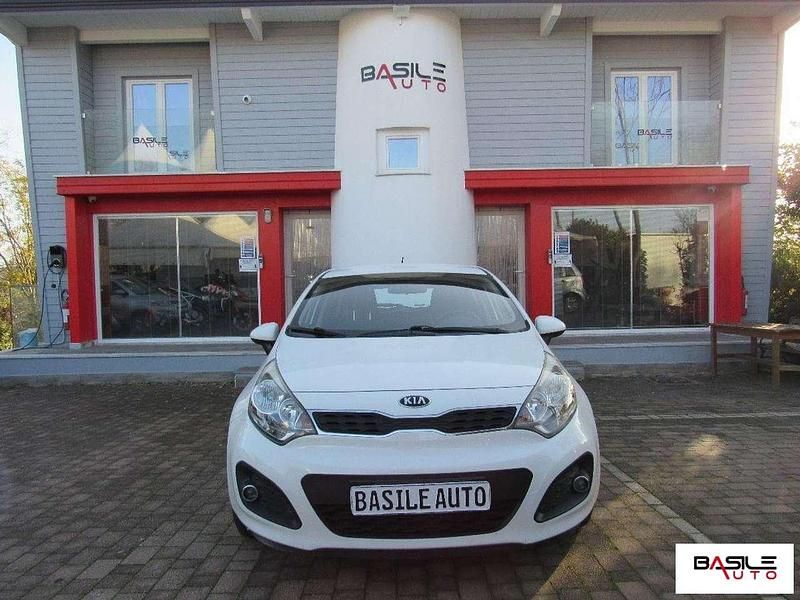Usata Kia Rio Active 75 CV (55 kW) 2014 Bianco Berlina
