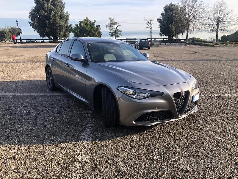 Usata Alfa Romeo Giulia Sprint 190 CV (139 kW) 2020 Grigio Berlina