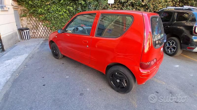 Usata Fiat 600 54 CV (39 kW) 2006 Rosso Utilitaria