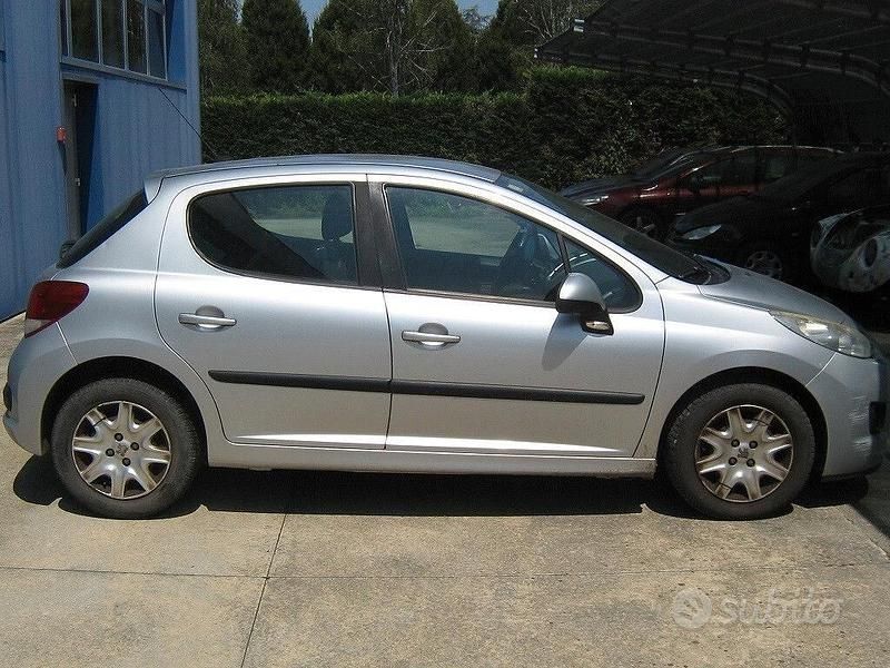 Usata Peugeot 207 70 CV (51 kW) 2010 Grigio Berlina
