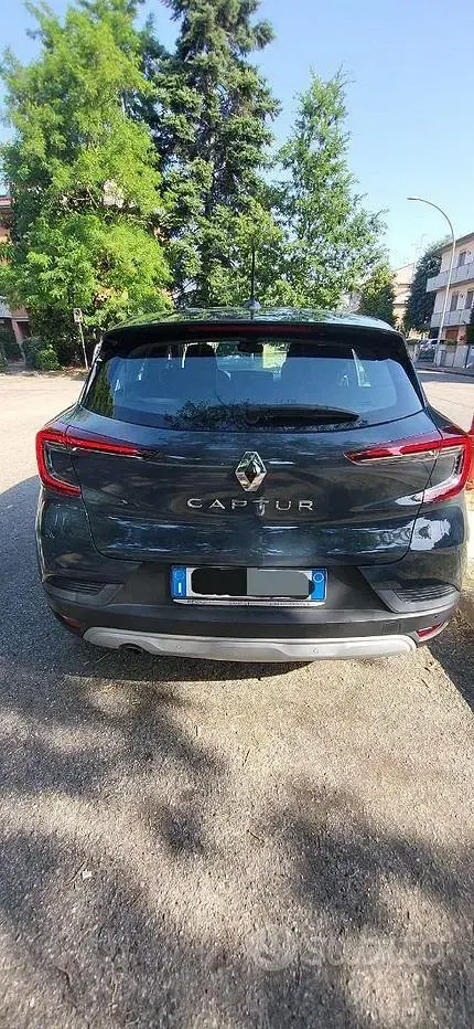 Usata Renault Captur Zen 101 CV (74 kW) 2021 Blu SUV