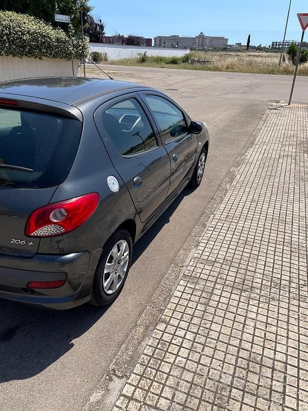 Usata Peugeot 206 68 CV (50 kW) 2011 Grigio Utilitaria