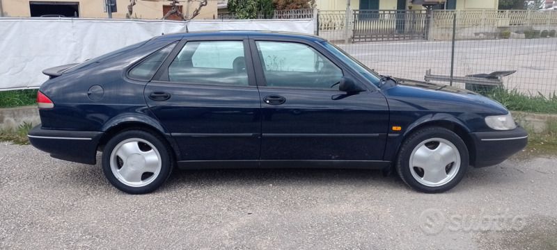 Usata Saab 900 185 CV (136 kW) 1996 Blu Utilitaria