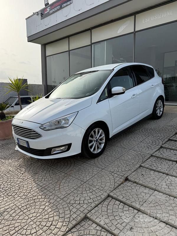 Begagnad Ford C-MAX Titanium 120 HK (88 kW) 2016 Vit Minibuss