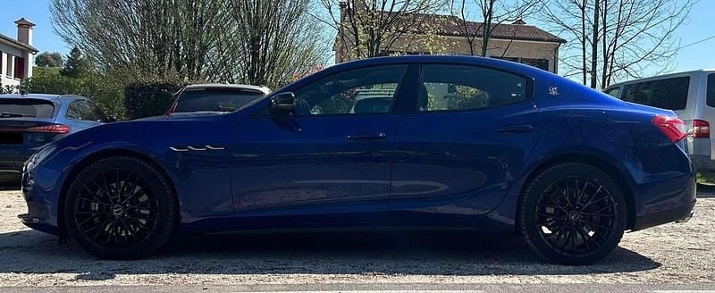 Usata Maserati Ghibli 275 CV (202 kW) 2017 Blu/azzurro Berlina
