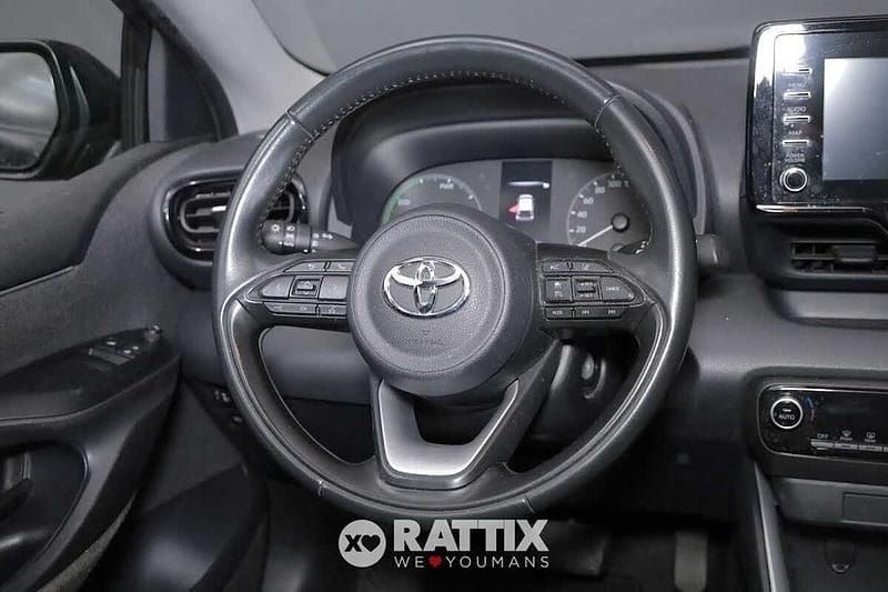 Begagnad Toyota Yaris Hybrid Business Edition 92 HK (67 kW) 2021 Svart Halvkombi