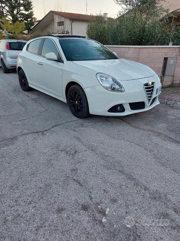 Usata Alfa Romeo Giulietta 2010 Bianco Utilitaria