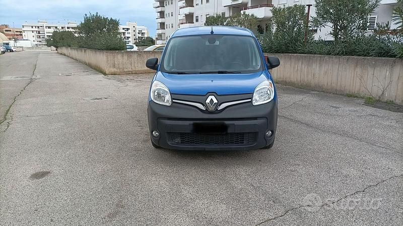 Usata Renault Kangoo 116 CV (85 kW) 2021 Blu Berlina