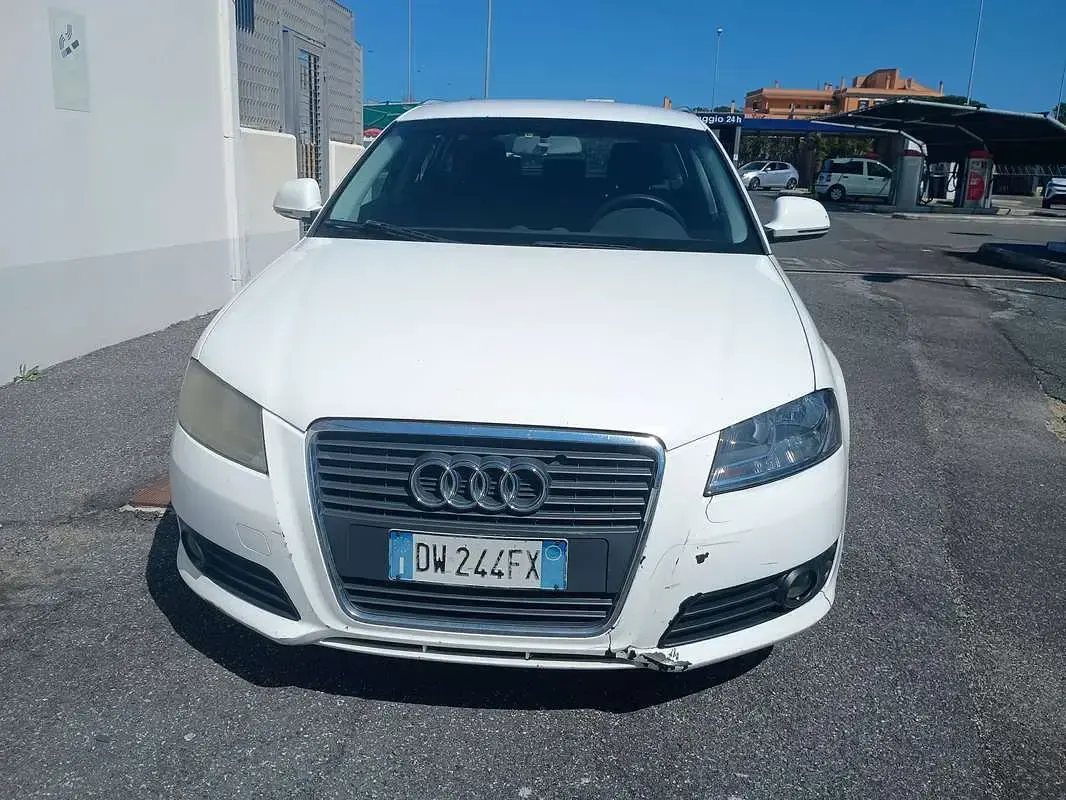 Usata Audi A3 Attraction 105 CV (77 kW) 2009 Bianco Utilitaria