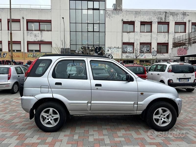 Usata Daihatsu Terios 2004 Grigio SUV