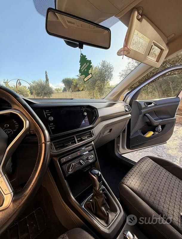 Usata VW T-Cross Advance 110 CV (80 kW) 2021 Grigio SUV