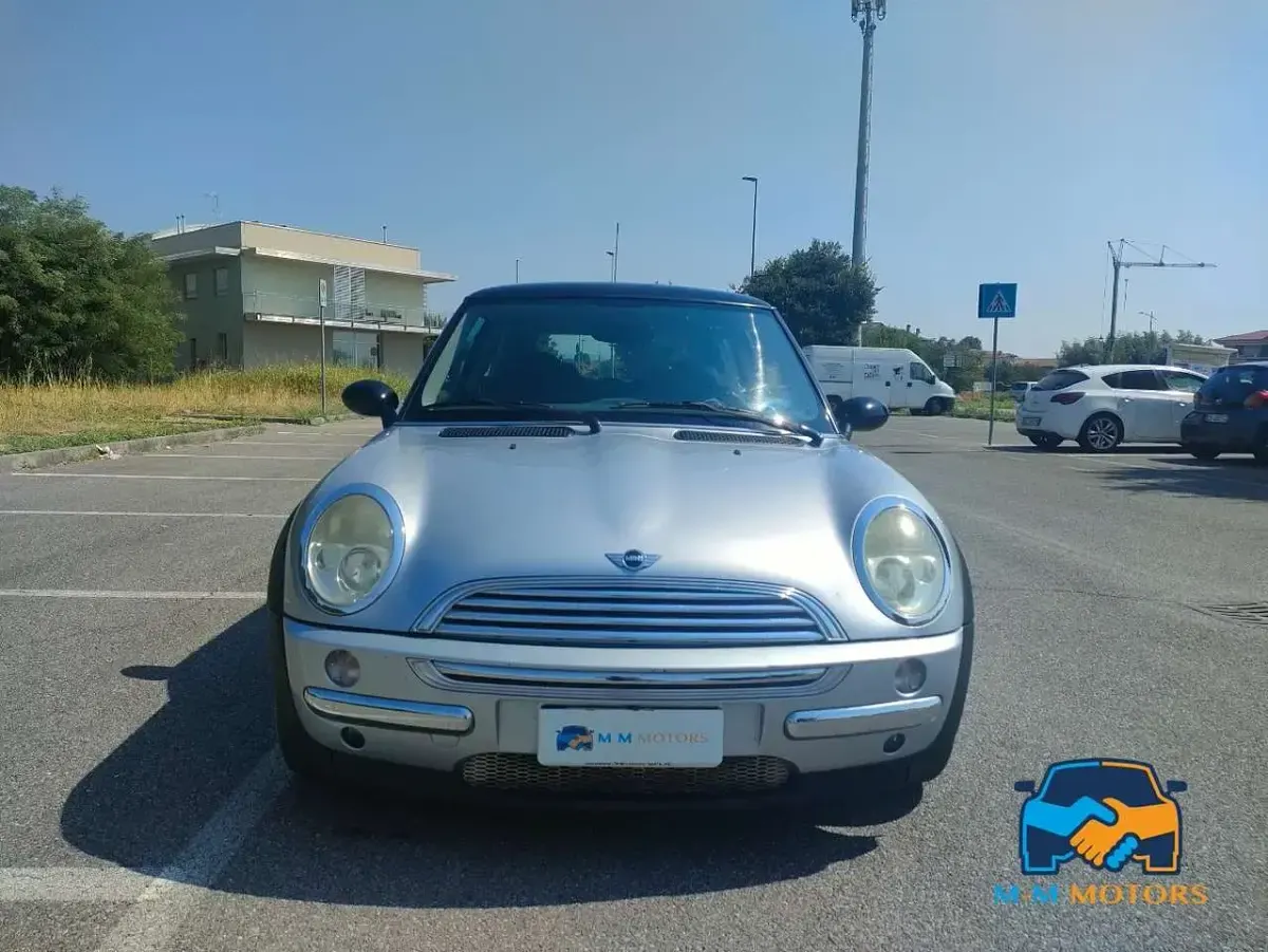 Usata Mini Cooper 116 CV (85 kW) 2003 Argento Utilitaria