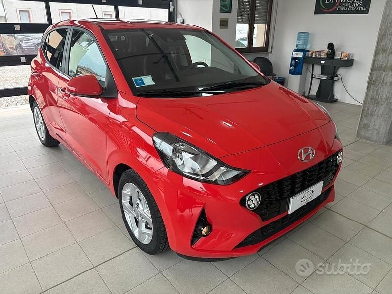 Usata Hyundai i10 Prime 67 CV (49 kW) 2020 Rosso Utilitaria