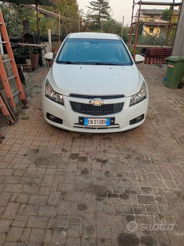 Bianco Usata 2012 Chevrolet Cruze Tre volumi | 5500 € (Cara) - Immagine 1/4