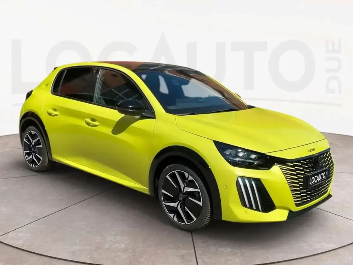 Usata Peugeot 208 GT 101 CV (74 kW) 2024 Giallo Utilitaria