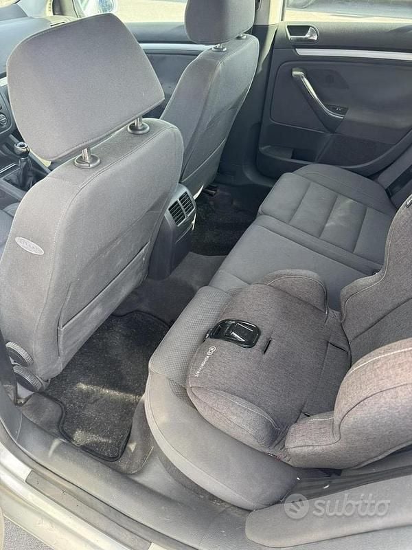 Usata VW Golf IV 140 CV (102 kW) 2005 Grigio Berlina