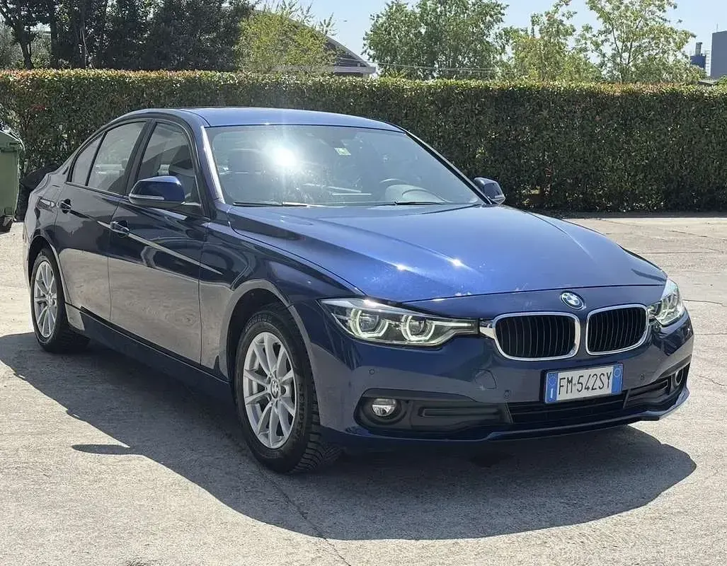 Usata BMW 320 Advantage 190 CV (139 kW) 2017 Blu/azzurro Berlina